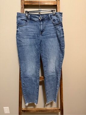 Maurices Medium Blue Cropped Frayed-Hem Jeans